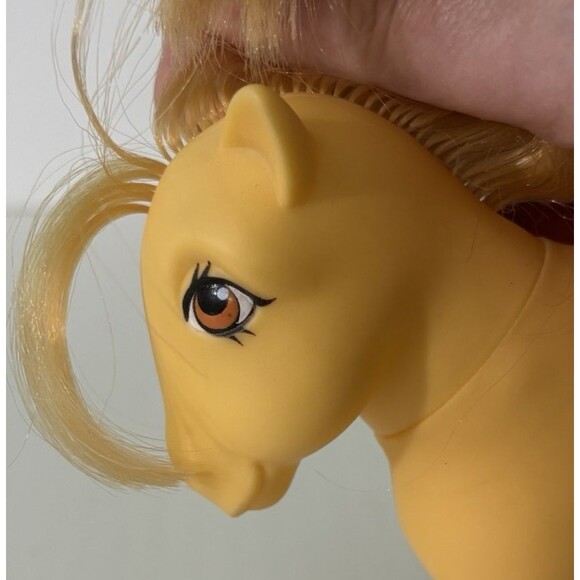 My Little Pony MLP G1 Butterscotch 1982 Hasbro Hong Kong Original Bow 80s Horse - Picture 7 of 9